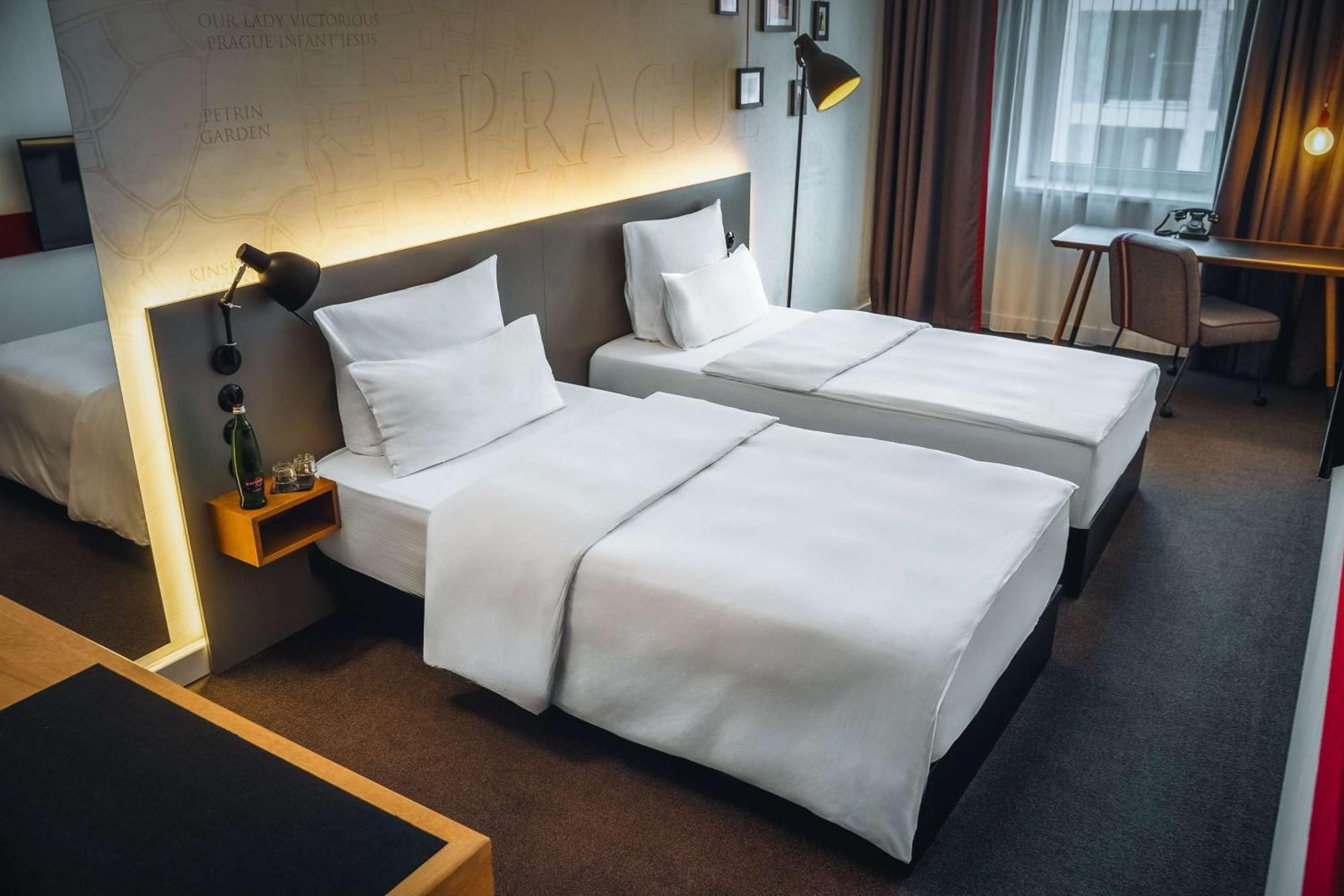 Pentahotel Прага Екстериор снимка