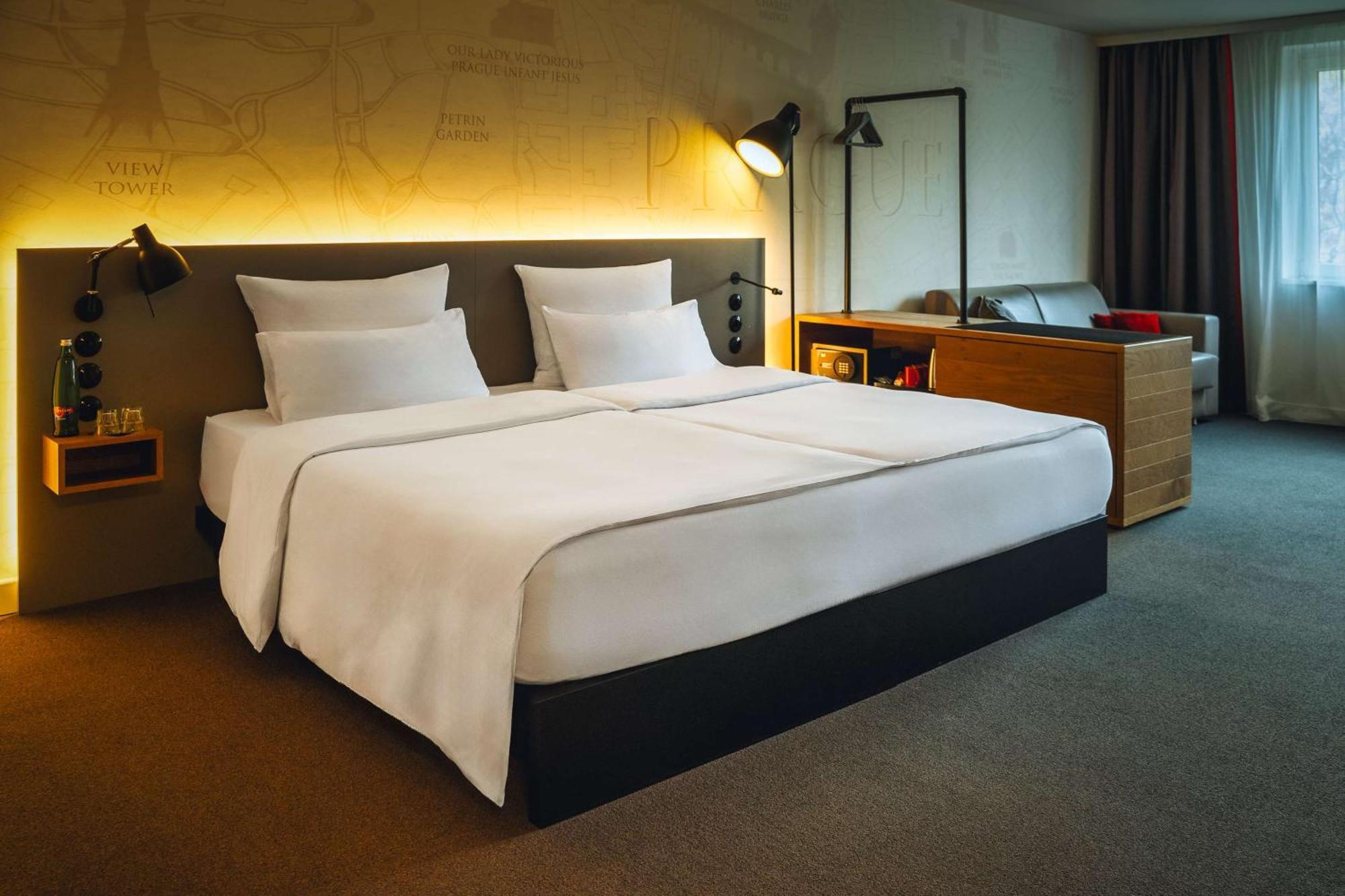 Pentahotel Прага Екстериор снимка