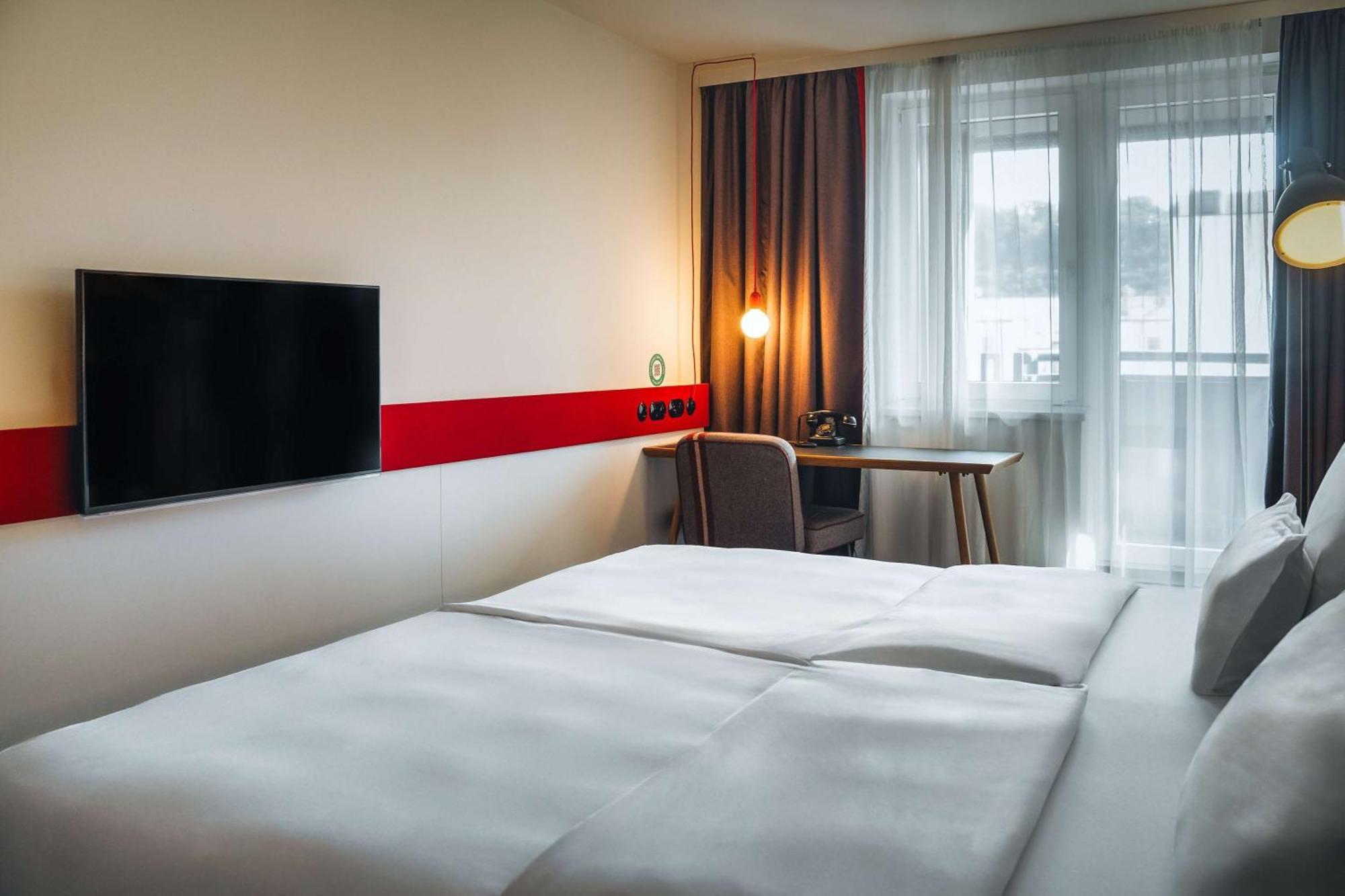 Pentahotel Прага Екстериор снимка