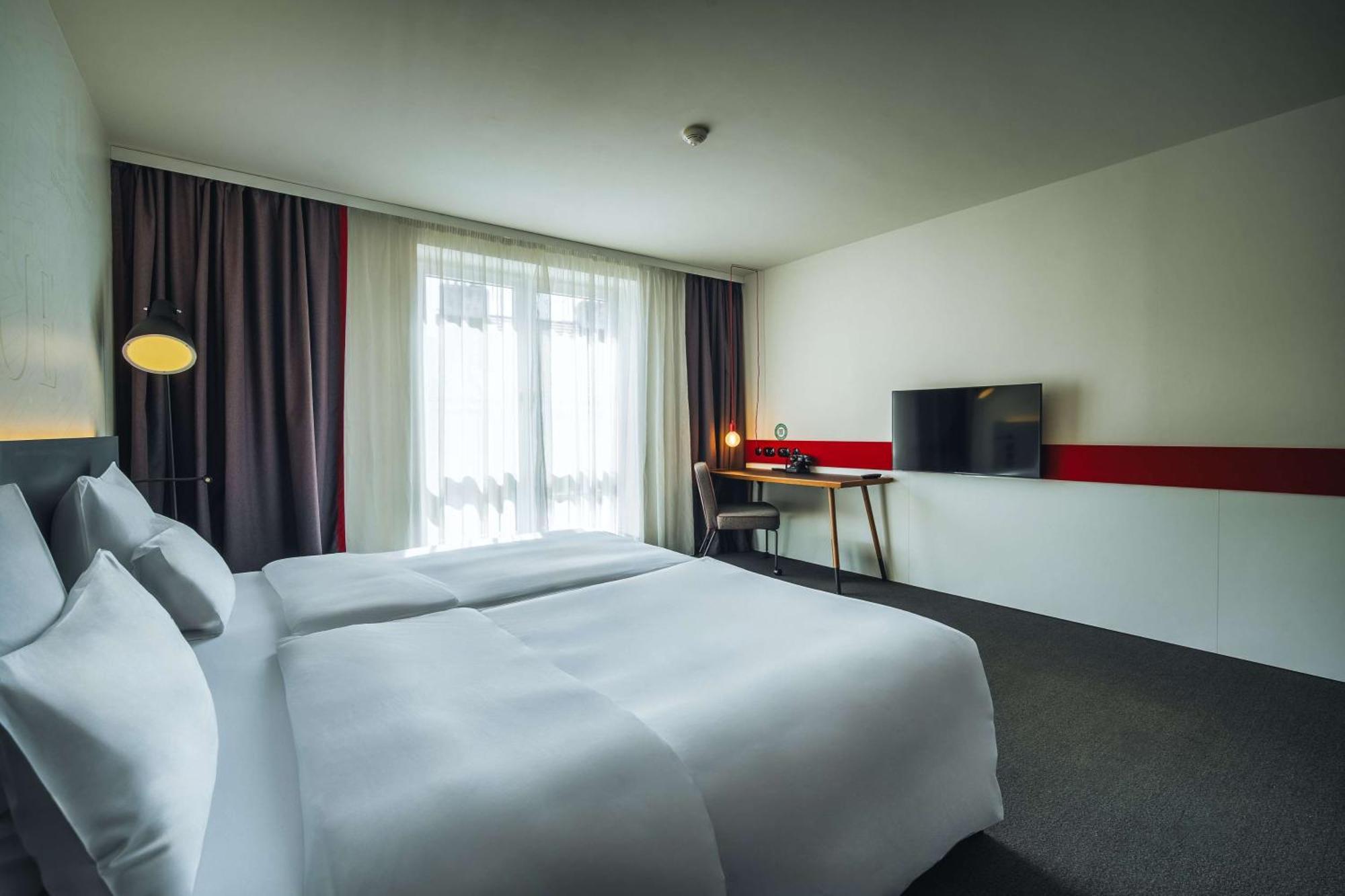 Pentahotel Прага Екстериор снимка