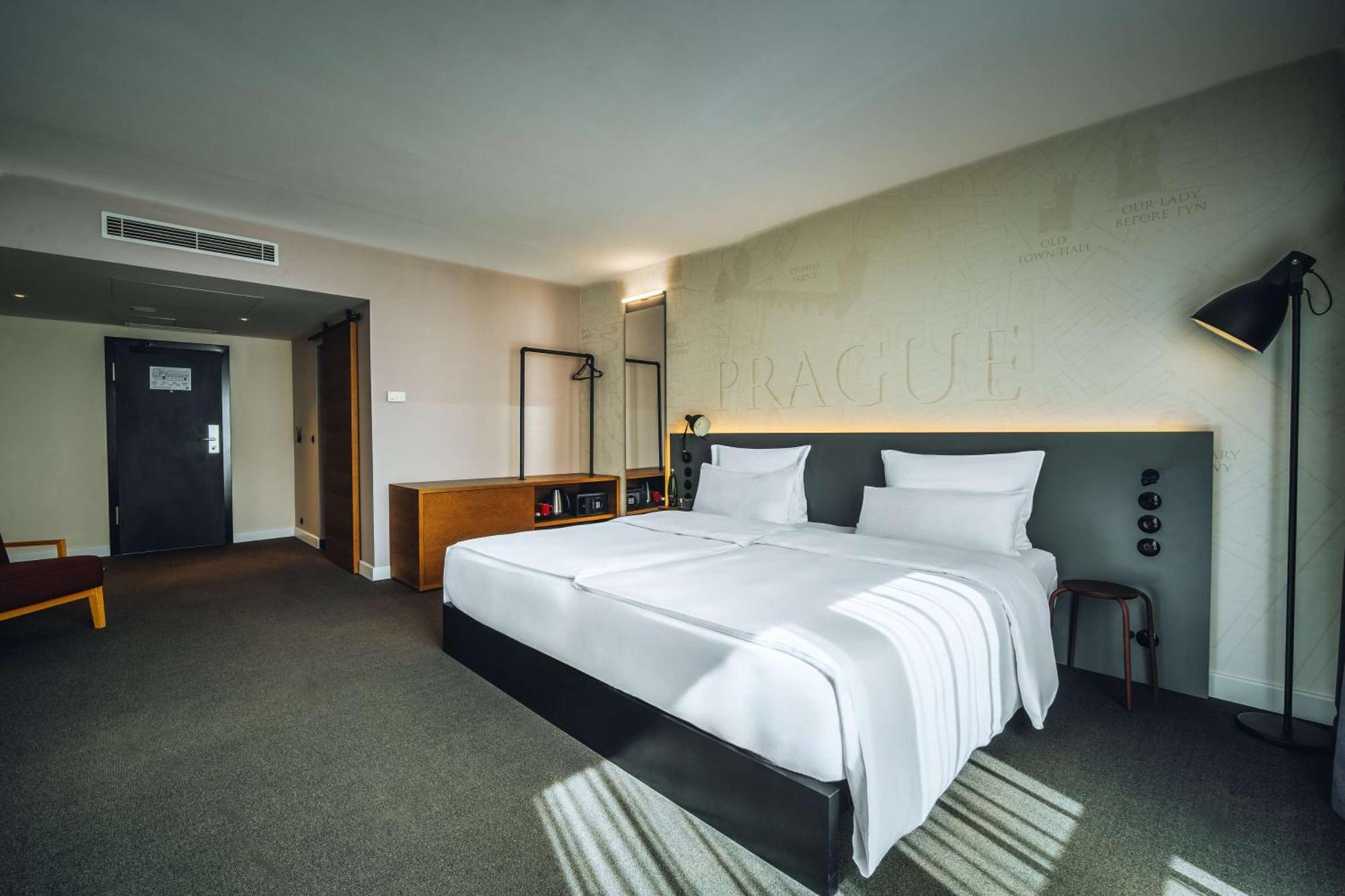 Pentahotel Прага Екстериор снимка