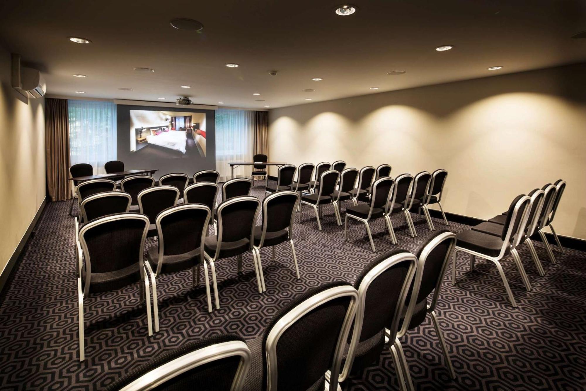 Pentahotel Прага Екстериор снимка