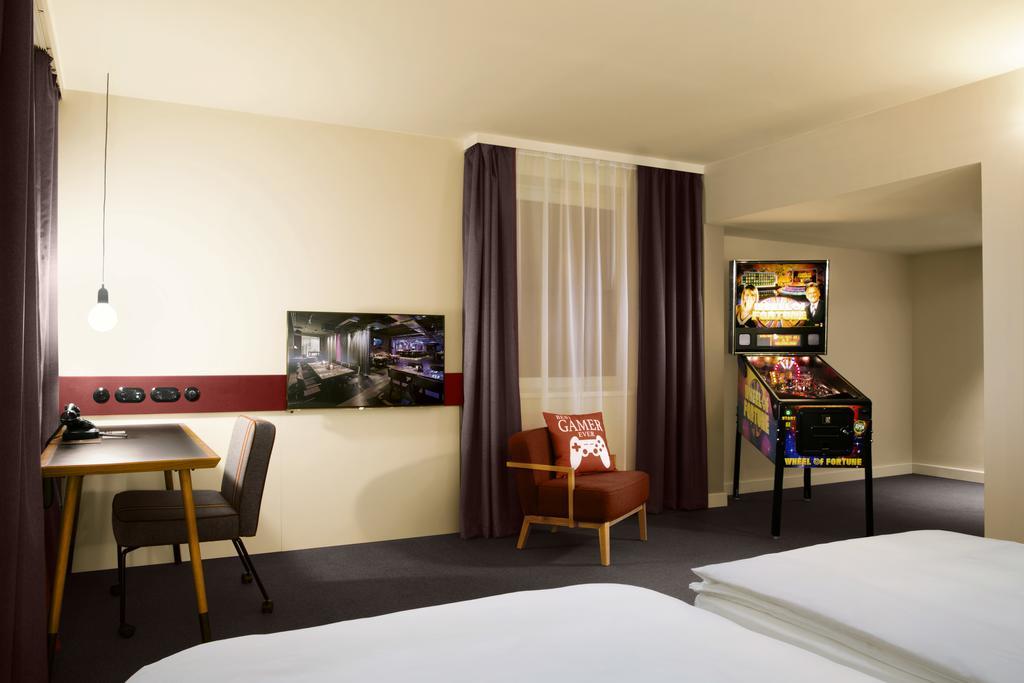 Pentahotel Прага Екстериор снимка