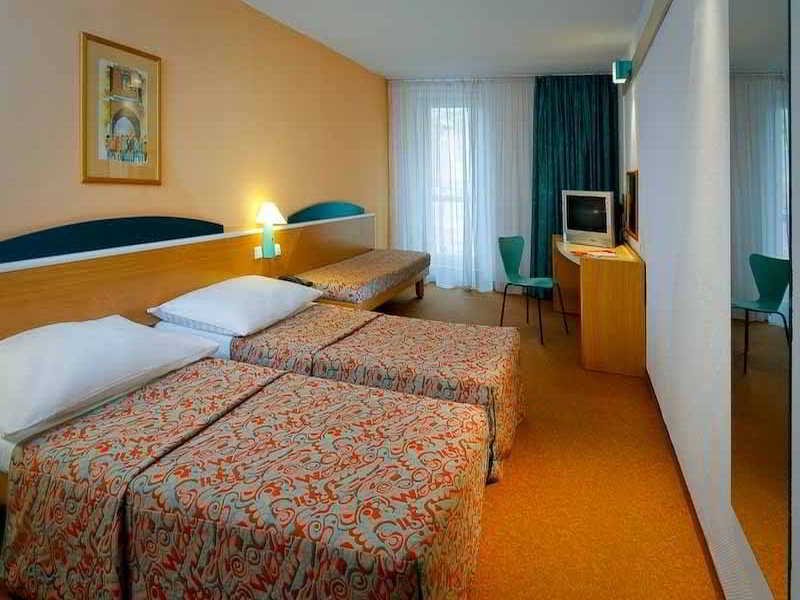 Pentahotel Прага Екстериор снимка